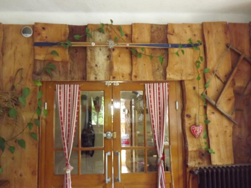 Bar Hotel Restaurant Le Margeriaz Les Deserts  Екстер'єр фото