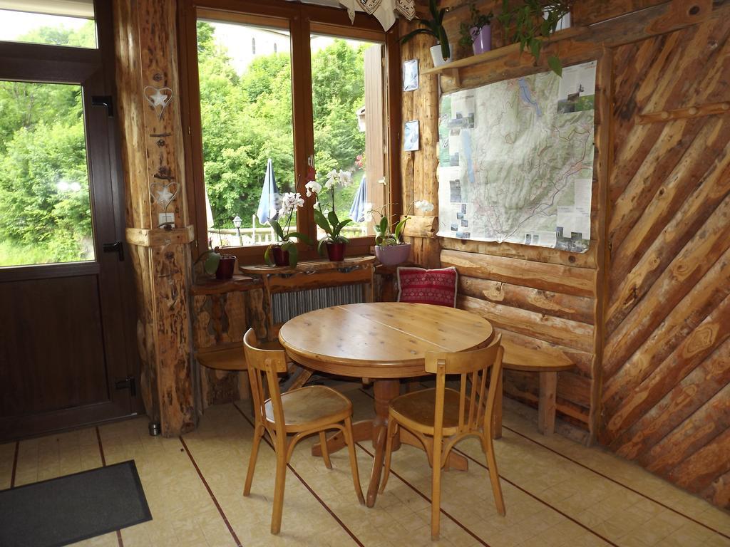 Bar Hotel Restaurant Le Margeriaz Les Deserts  Екстер'єр фото