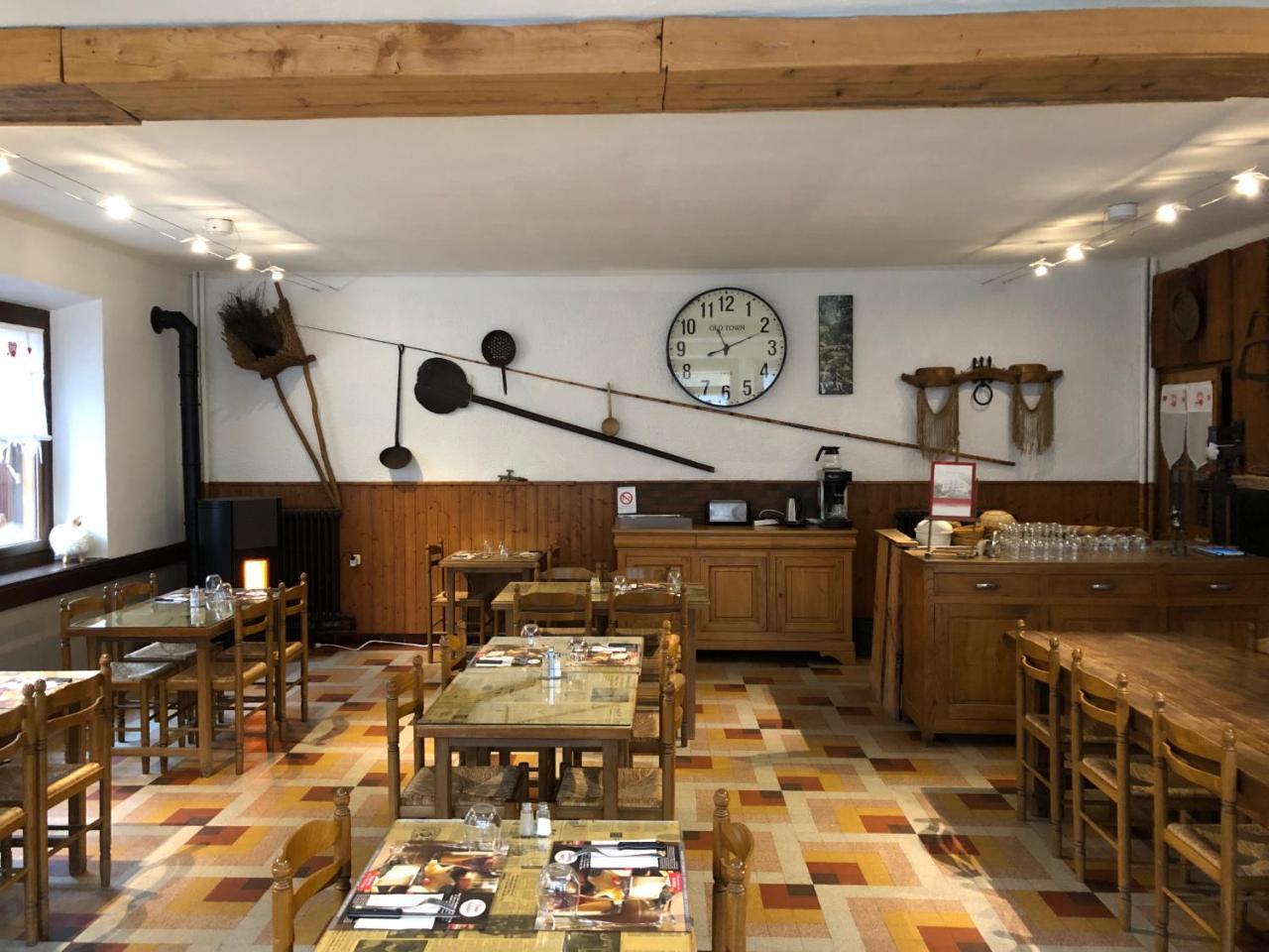 Bar Hotel Restaurant Le Margeriaz Les Deserts  Екстер'єр фото