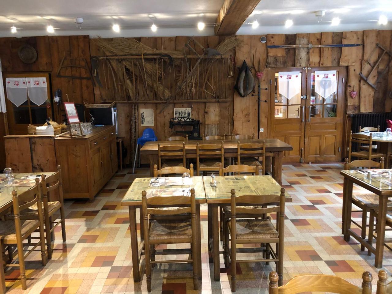 Bar Hotel Restaurant Le Margeriaz Les Deserts  Екстер'єр фото